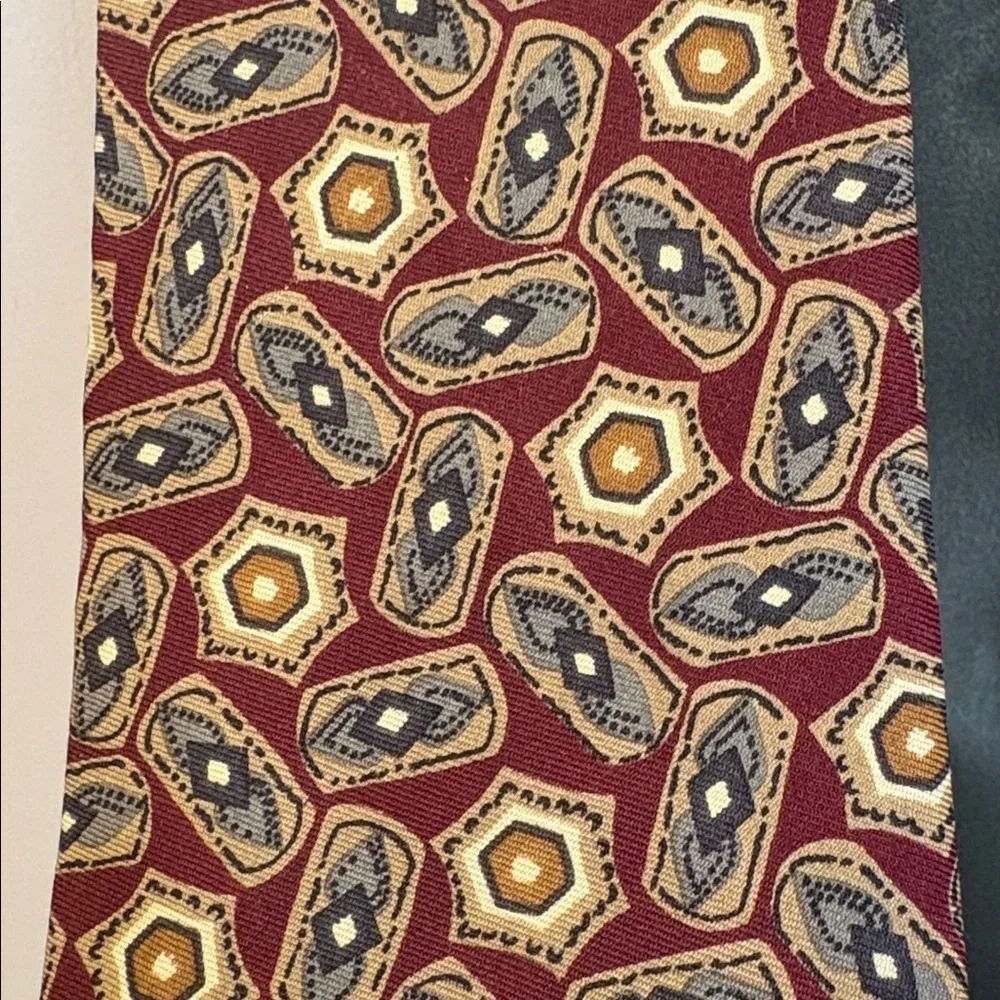 Burberrys of London Vintage Silk Burgundy Medallion Geometric Pattern Necktie